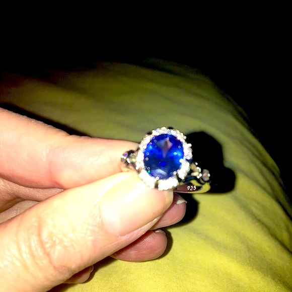 Sparkling *BLUE SAPPHIRE* & Sterling Silver Ring - Picture 4 of 7